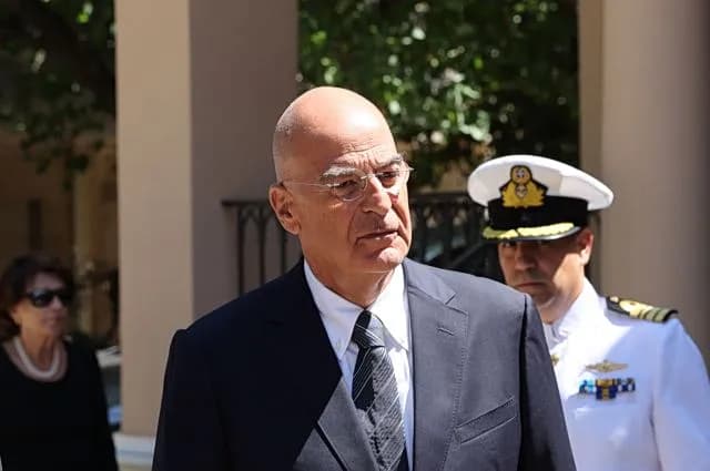 Ο Δένδιας παρουσιάζει την «Ασπίδα του Αχιλλέα» στην ΕΕ