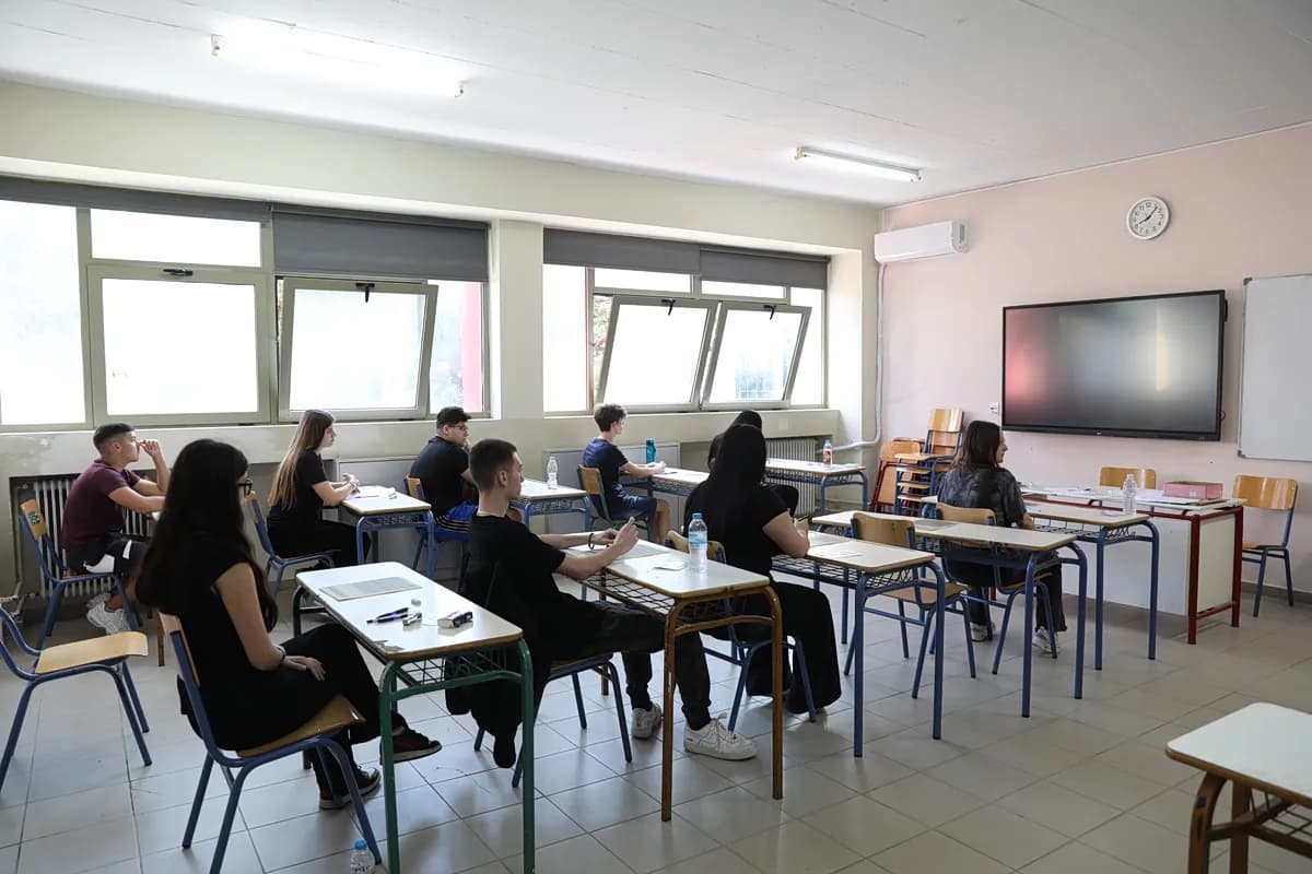Το ΠΑΣΟΚ κατηγορεί την κυβέρνηση για την PISA 2025