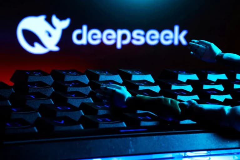 Η DeepSeek χτίζει «φρούριο AI» με 160.000 τσιπ Huawei