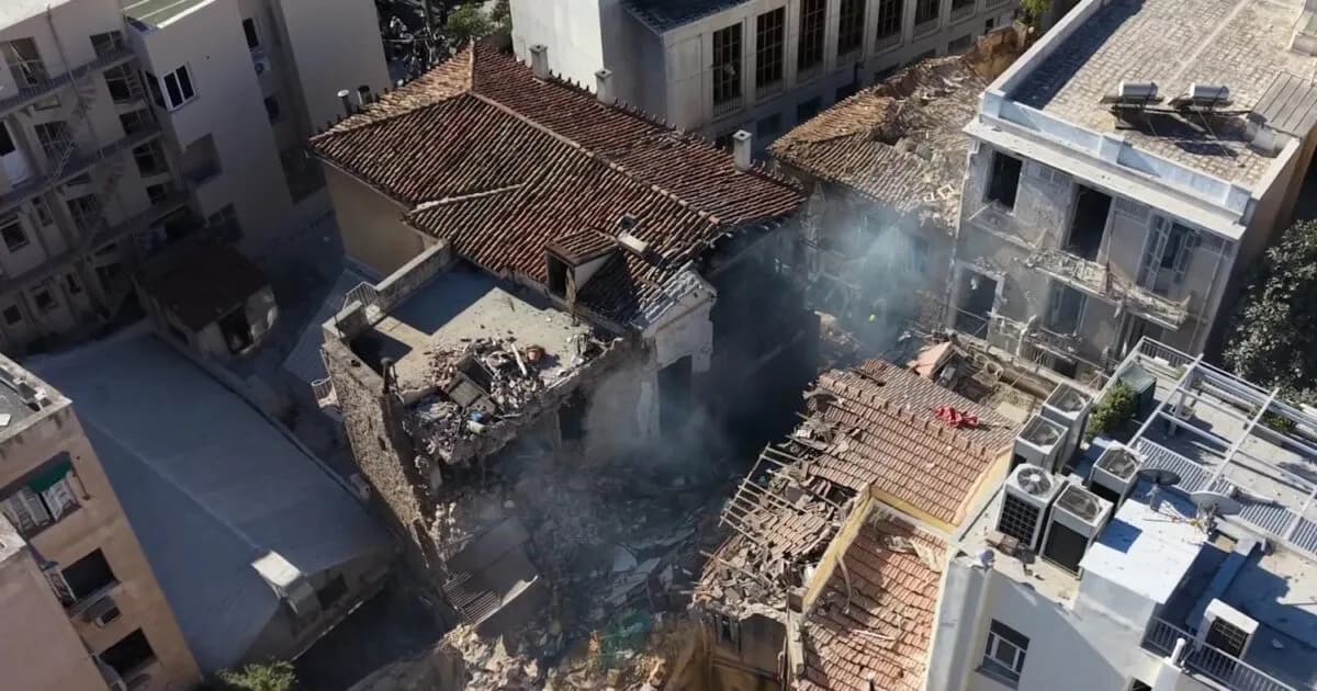 Έξι νεκροί από την έκρηξη στην Πλάκα: Αναζητούνται τα αίτια