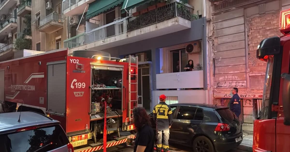 Η φωτιά στα Σεπόλια στέλνει 28χρονο στο νοσοκομείο
