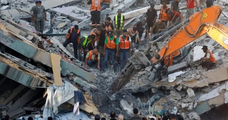 Η Γάζα θρηνεί δέκα νεκρούς από κατάρρευση πολυκατοικίας
