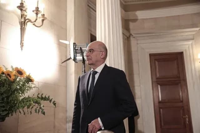 Ο Δένδιας τιμά τα 71 χρόνια από τα Σεπτεμβριανά του 1955