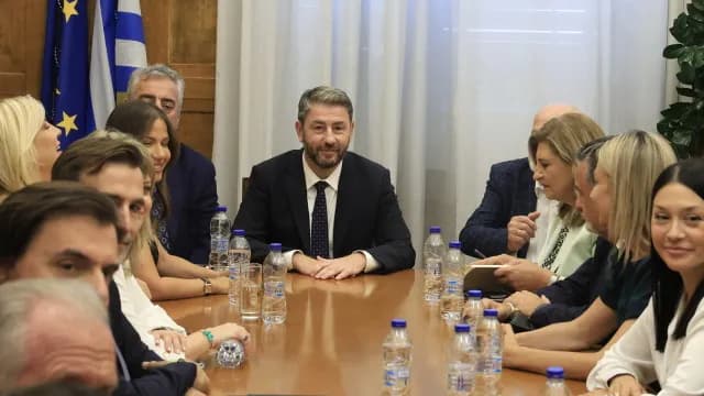 Το ΠΑΣΟΚ κινητοποιείται στην Αττική για τη δεύτερη θέση