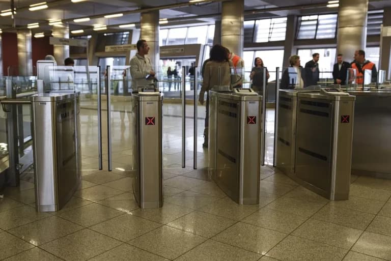 Το Μετρό Αθήνας κλείνει νωρίτερα τρεις σταθμούς της Γραμμής 3