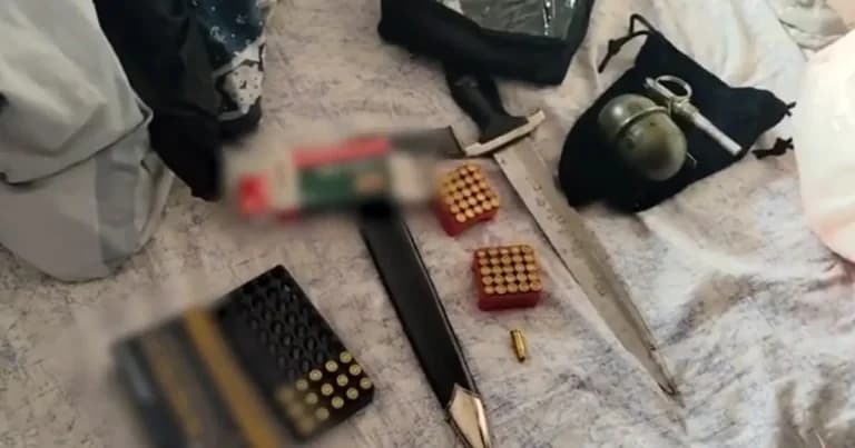 Σύλληψη 68χρονου με όπλα και χειροβομβίδες στην Κομοτηνή