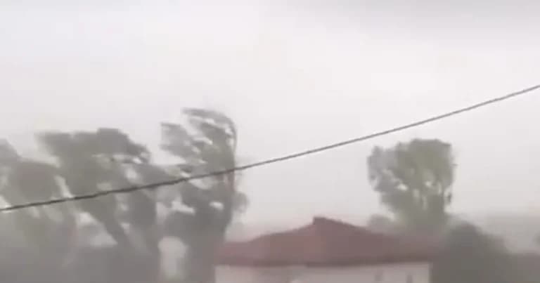 Ο ανεμοστρόβιλος στην Πάργα άφησε 8 χωριά χωρίς ρεύμα