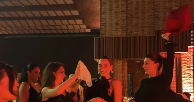 Η Dua Lipa χόρεψε σε γάμο του ξαδέρφου της στο Κόσοβο