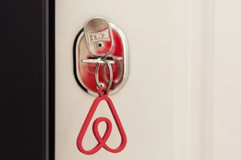 Σαφάρι της ΑΑΔΕ σε ιδιοκτήτες Airbnb για αδήλωτα έσοδα