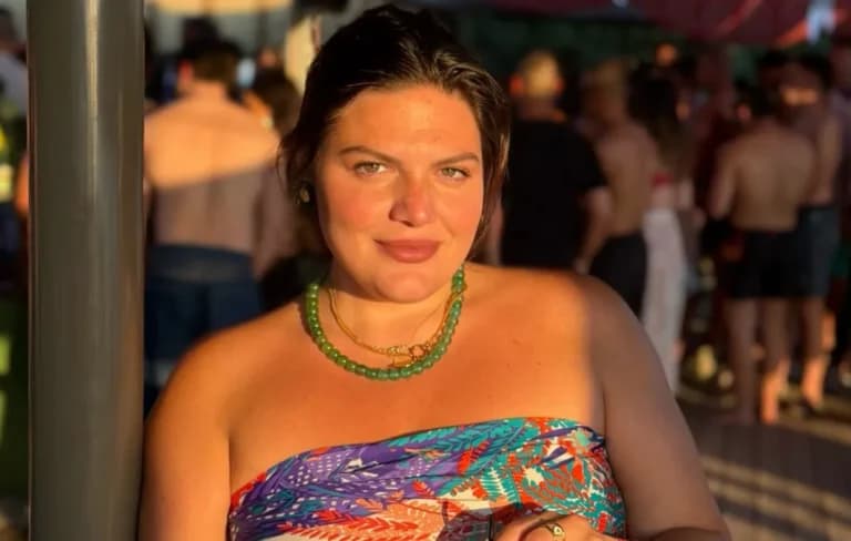 Η Δανάη Μπάρκα απειλεί με μηνύσεις για ψευδή δημοσιεύματα
