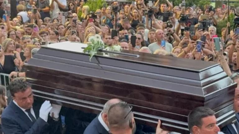 Ο Γιώργος Μαζωνάκης αποχαιρετά τη Νίκαια μέσα σε δάκρυα