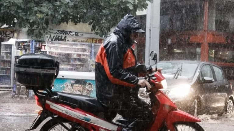Η Ελλάδα μπαίνει σε φθινοπωρινό καιρό με βροχές τον Οκτώβριο