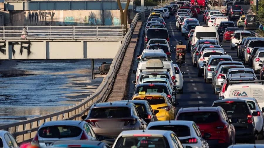 Ο Κηφισός «κόκκινος»: Μποτιλιάρισμα σε όλη την Αθήνα
