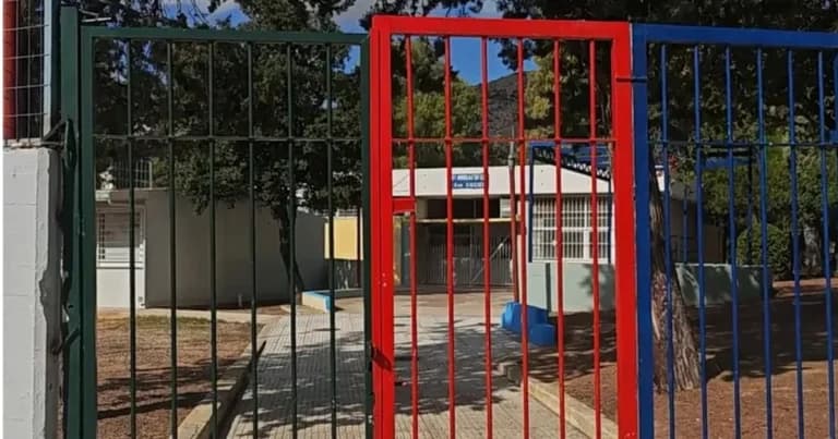 Νοσηλεύεται η νηπιαγωγός που δέχθηκε ξυλοδαρμό στα Άνω Λιόσια