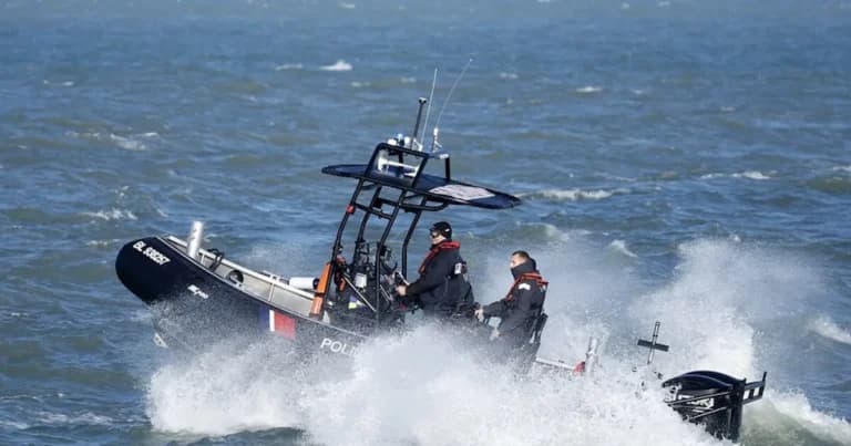 Τραγωδία στη Μάγχη: Τρεις νεκροί σε ναυάγιο μεταναστών