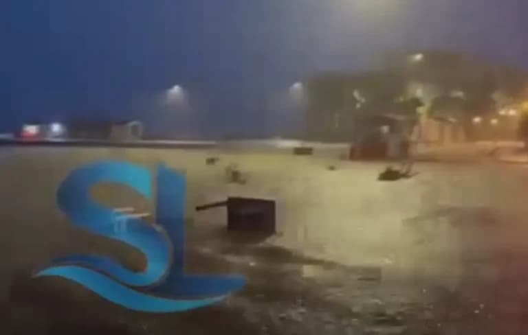 Καταρρακτώδης βροχή στη Σκιάθο, 130 χιλιοστά σε μία ώρα