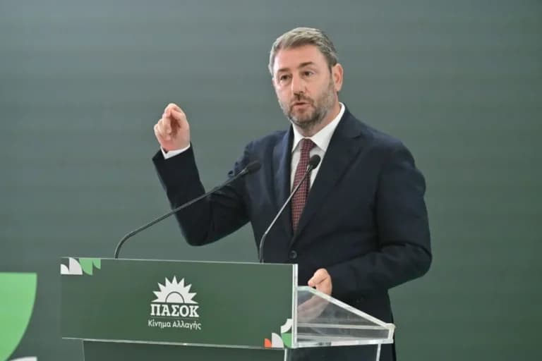 Ο Ανδρουλάκης ζητά μέτρα για την ακρίβεια στα καύσιμα