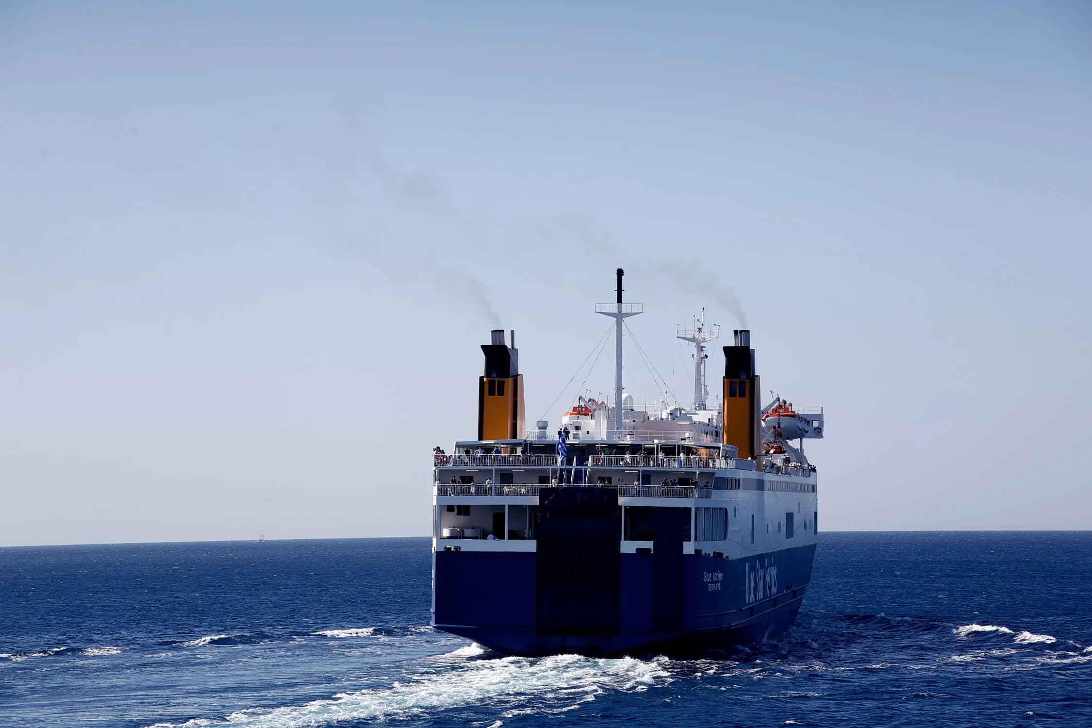 Εκπτώσεις έως 50% στα ακτοπλοϊκά εισιτήρια αναπληρωτών