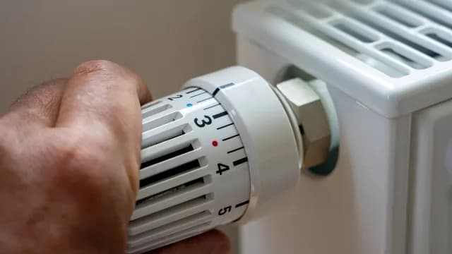 Πετρέλαιο θέρμανσης ή φυσικό αέριο: Ποιο συμφέρει φέτος