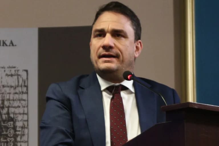 Το ΠΑΣΟΚ κατά του Μητσοτάκη για τις 120 δόσεις χρέους