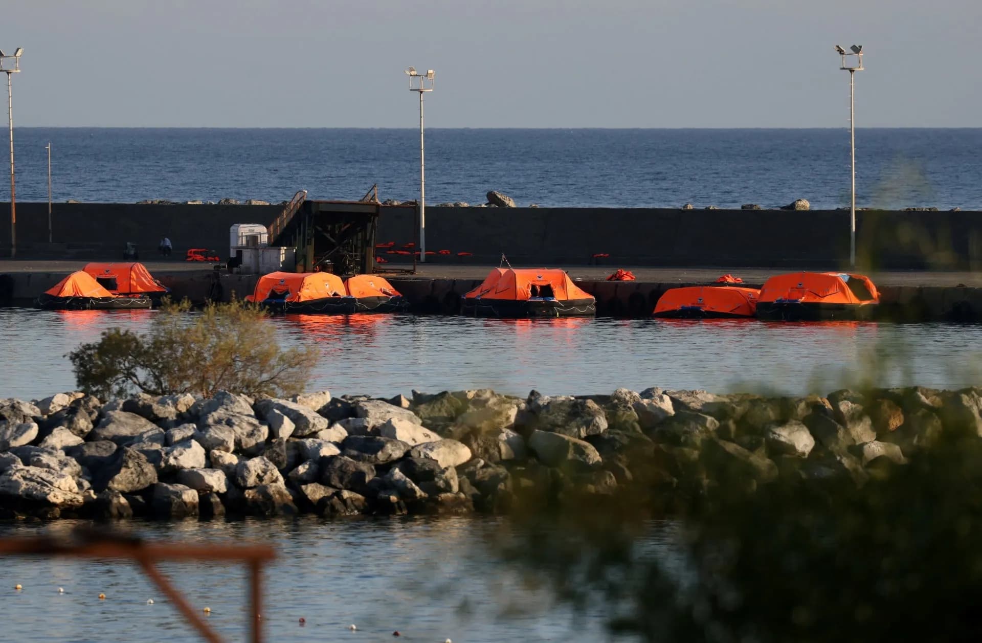 Ναυάγιο στην Κερύνεια: Στους 12 οι νεκροί, 16 αγνοούμενοι