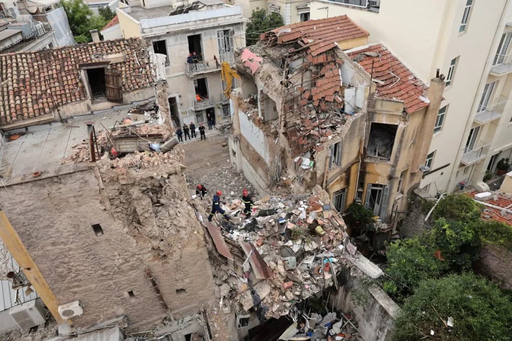 Η έκρηξη στην Πλάκα: Στο φυσικό αέριο στρέφονται οι έρευνες