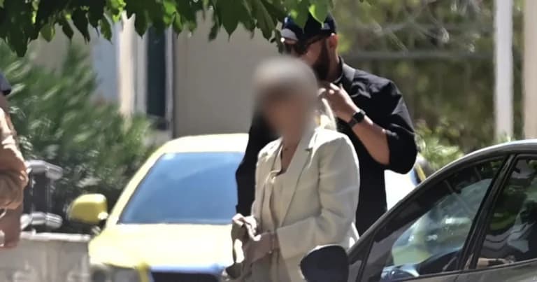 Υπόθεση Μαζωνάκη: Η κόρη καταθέτει, ο γιατρός δείχνει τη σύζυγο