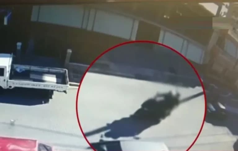 Μαχαίρωμα 32χρονου στην Ελευσίνα: Εθνικιστικό υλικό σε έρευνες