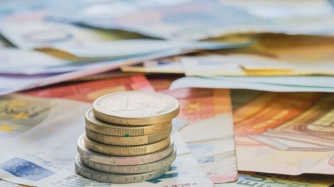 Φέσια Δημοσίου: Εκτινάχθηκαν στα 3,82 δισ. τον Αύγουστο