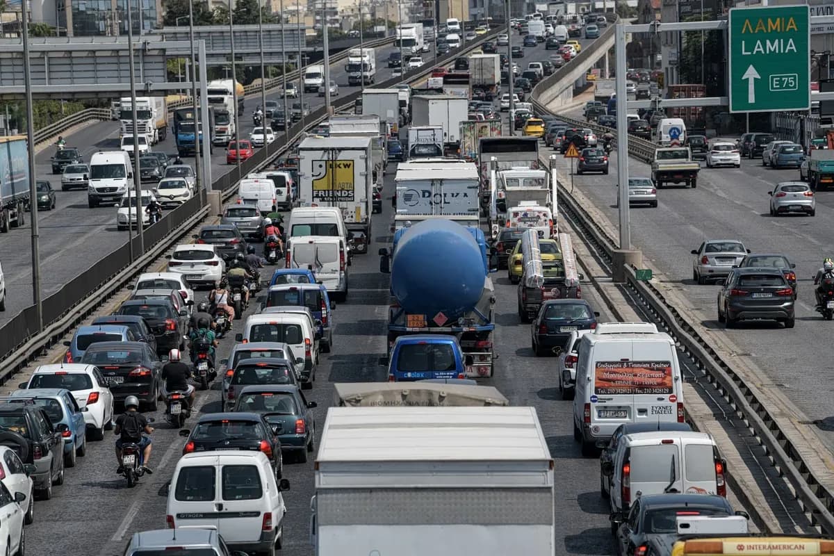 Κίνηση στην Αττική: Ουρές χιλιομέτρων στον Κηφισό σήμερα