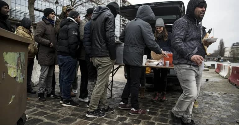 Η Γαλλία ξεκινά διάλογο με Ταλιμπάν για απέλαση Αφγανών