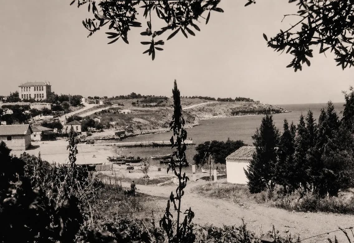 Το καφενείο της Νέας Φώκαιας κρύβει ιστορία Κατοχής