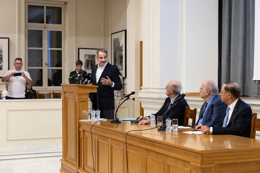 Μητσοτάκης τίμησε τη μνήμη του Μίνωα Ζομπανάκη στα Χανιά