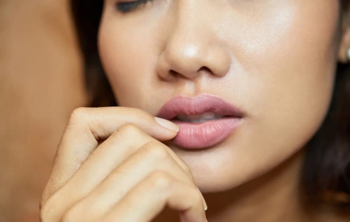 Blurred lips: Η τάση που κυριαρχεί φέτος το φθινόπωρο
