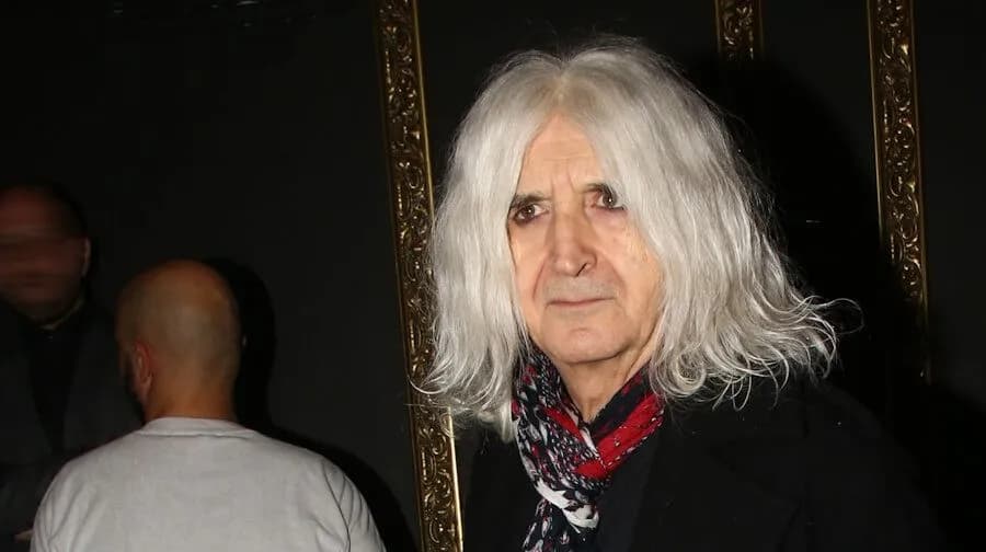 Ο Καρβέλας απαντά: Γιατί απουσίασε από τη συναυλία στο ΟΑΚΑ