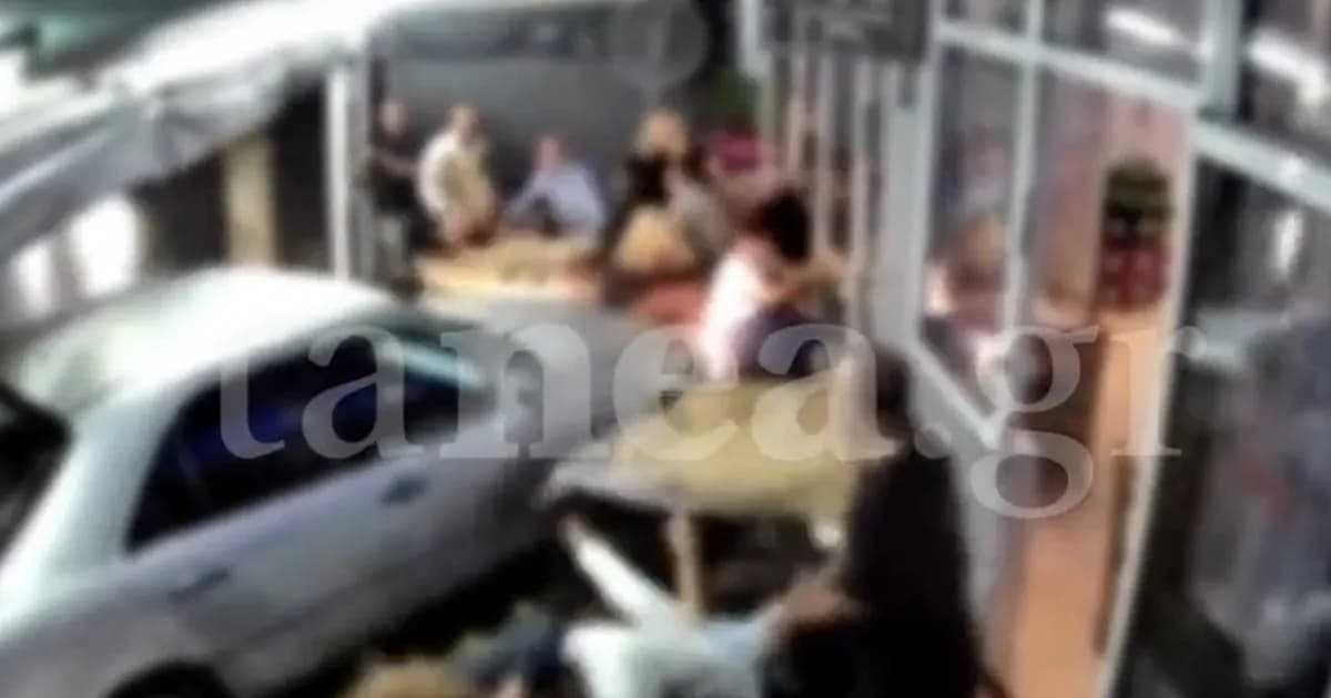 Μεθυσμένος οδηγός έπεσε σε εστιατόριο στον Εύοσμο