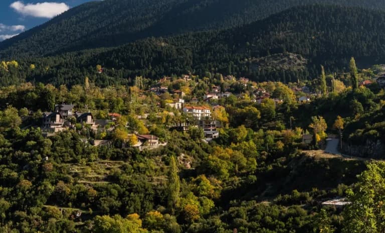 Ορεινά χωριά κοντά στην Αθήνα για σύντομη απόδραση