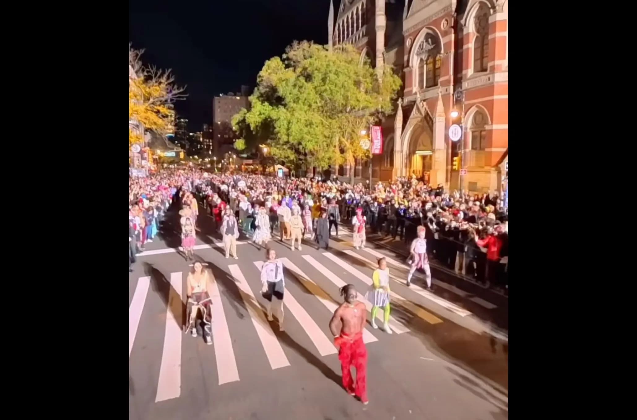 Η Village Halloween Parade πλημμυρίζει τη Νέα Υόρκη