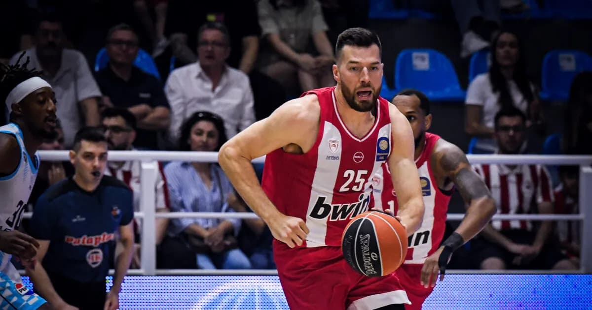Ο Ολυμπιακός πέρασε στα ημιτελικά με 97-58 επί Κολοσσού