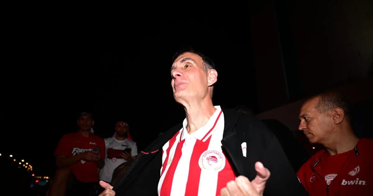 Ο Μπαρτζώκας και ο Παπανικολάου μετά την κατάκτηση της Euroleague