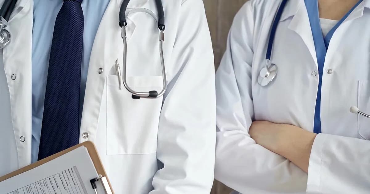 Η Κεραμέως ανακοινώνει ένταξη 23.000 νοσηλευτών στα ΒΑΕ