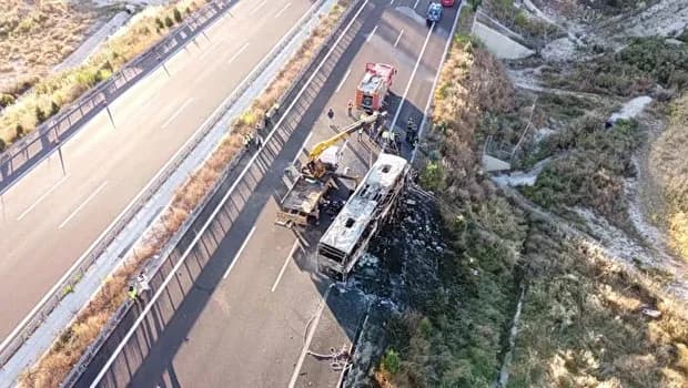Τραγωδία στην Τουρκία: Λεωφορείο τυλίχτηκε στις φλόγες