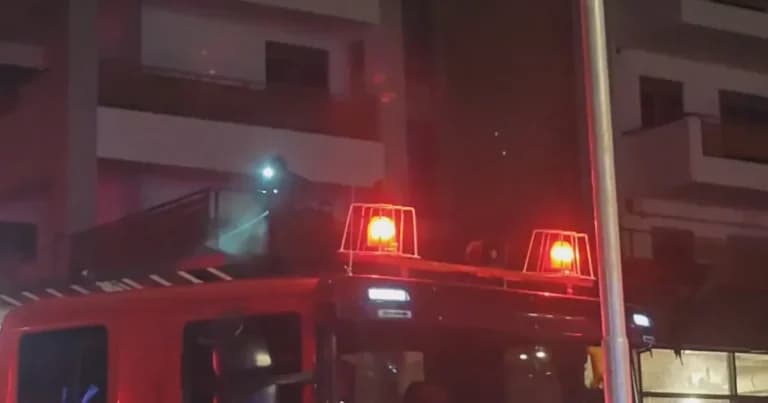 Φωτιά σε σούπερ μάρκετ στα Κάτω Πατήσια