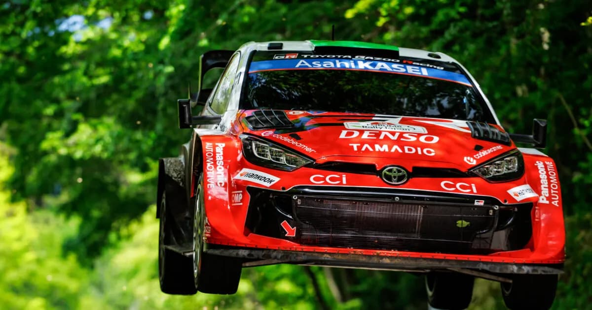 Ο Έβανς ηγείται στο WRC Ιαπωνίας μετά την εγκατάλειψη Σόλμπεργκ