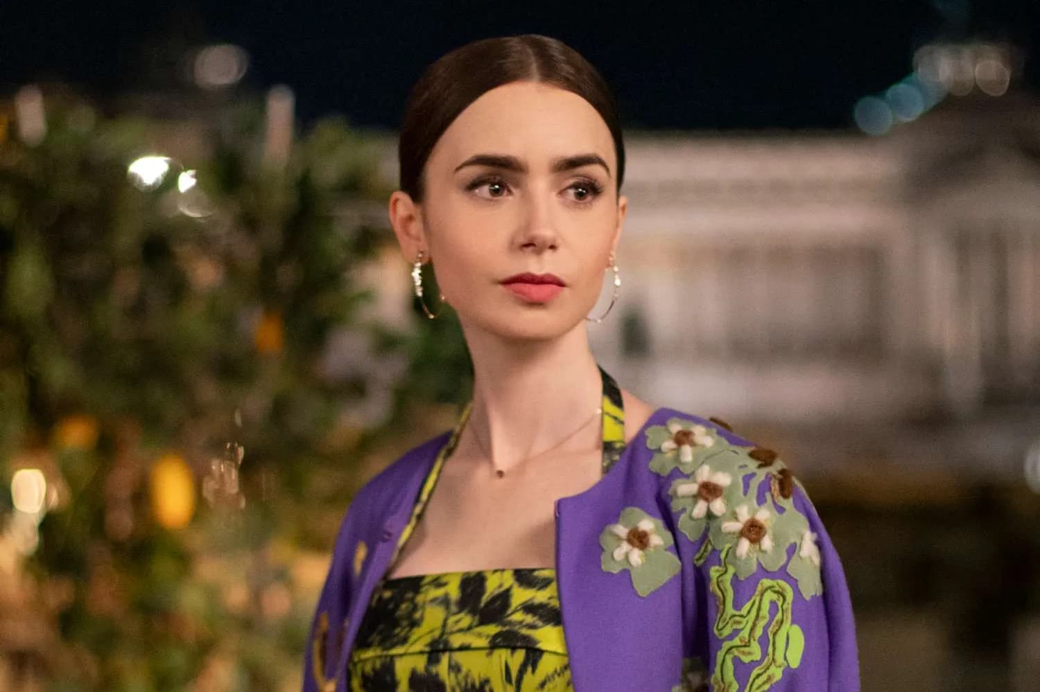 Η σειρά «Emily in Paris» γυρίζει στη Μύκονο με τη Λίλι Κόλινς