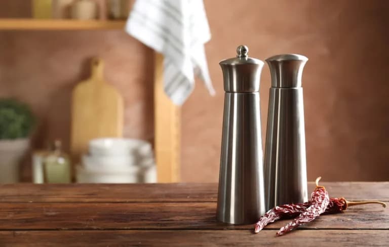 Τα salt and pepper sets που αναβαθμίζουν το τραπέζι σου