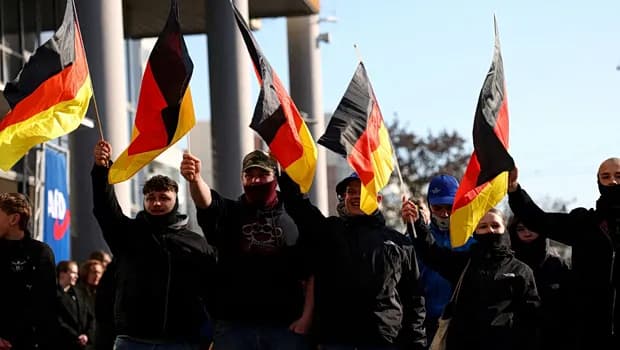 Η κυβέρνηση Μερτς υπό αμφισβήτηση – Σταθερό προβάδισμα AfD