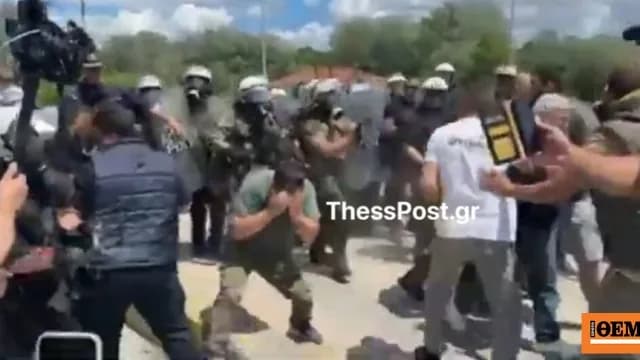 Επεισόδια αγροτών και ΜΑΤ στον Προμαχώνα Σερρών