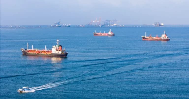 Το Ιράν παρακάμπτει κυρώσεις με παράνομες μεταφορές πετρελαίου