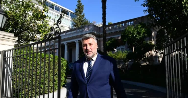 Ο Καλλιάνος απαντά: «Δεν έχω να πάω πουθενά»
